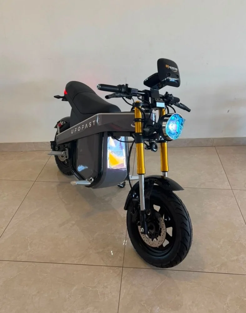 TOMATE X10 / Auto propelido elétrico equipado com motor elétrico de 1000w VELOCIDADE MAXIMA 32KM.