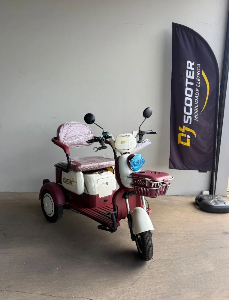 OEK  TRICICLO MM3 é uma scooter elétrica autopropelida de 1.000W